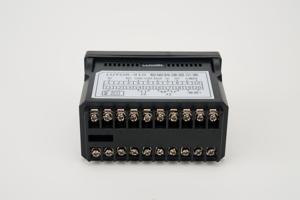 LUYOR-910係列麵板式轉速表背麵接線柱